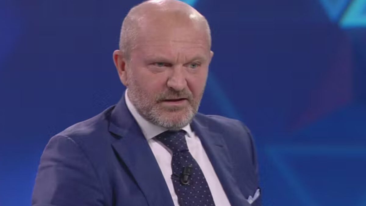 Andrea Pucci: età, moglie e figli, dove vive, il passo indietro a Sanremo. Tutto sul comico