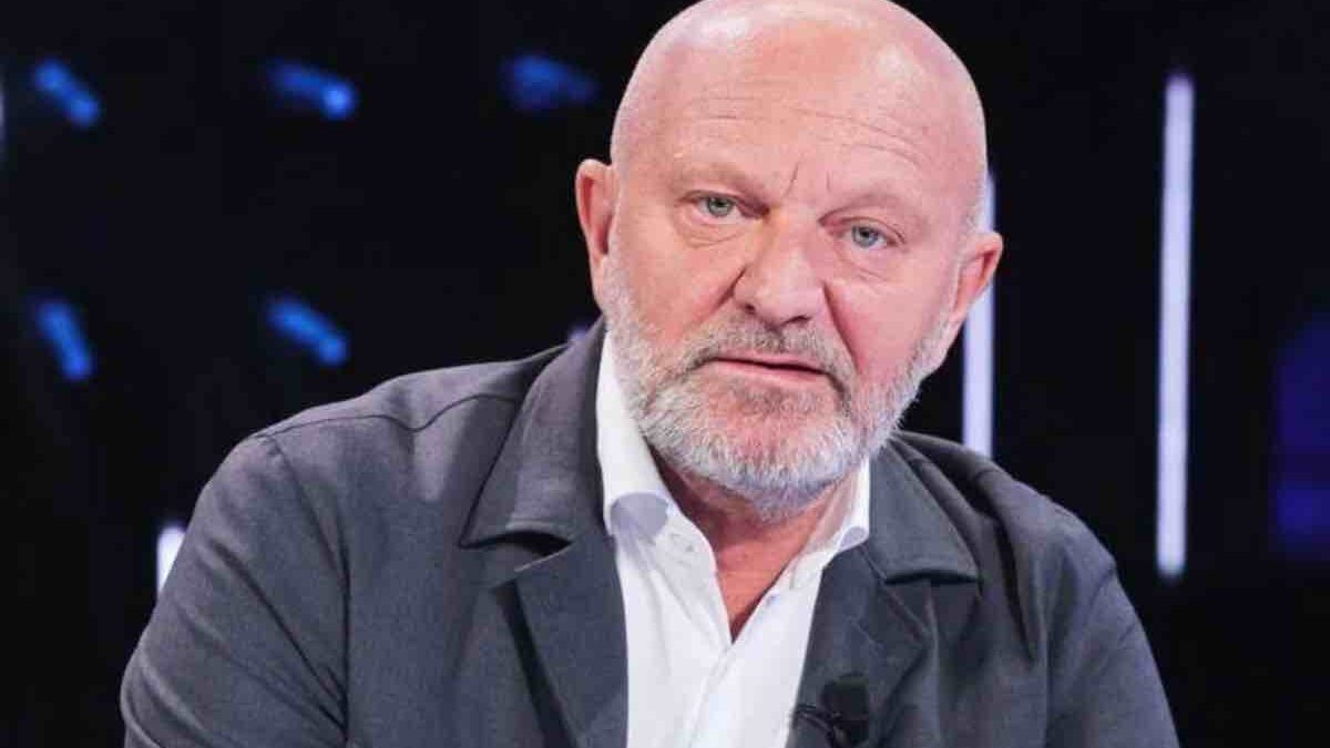Andrea Pucci, fuga degli sponsor: dopo il dietrofront a Sanremo, annullato un evento aziendale con Conad | FOTO
