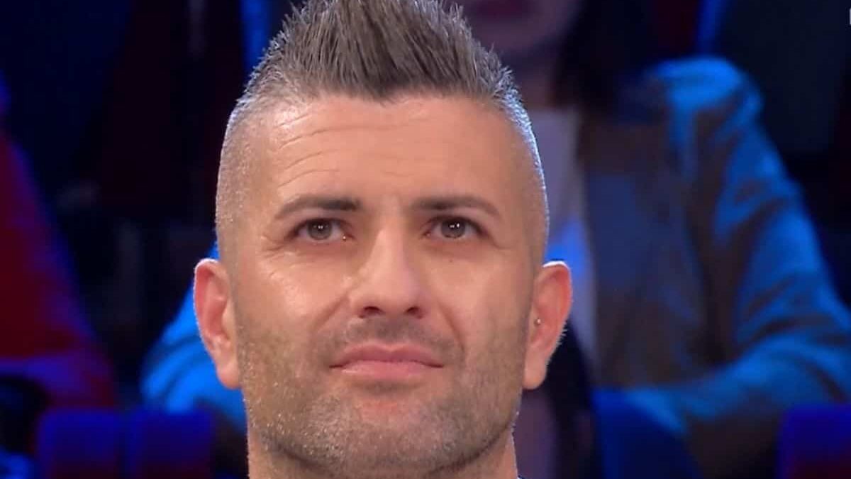 La richiesta di Antonio al dottore di Affari tuoi: “Voglio vedere Martina ballare”. Poi accetta l’offerta di stasera 10 febbraio 2026