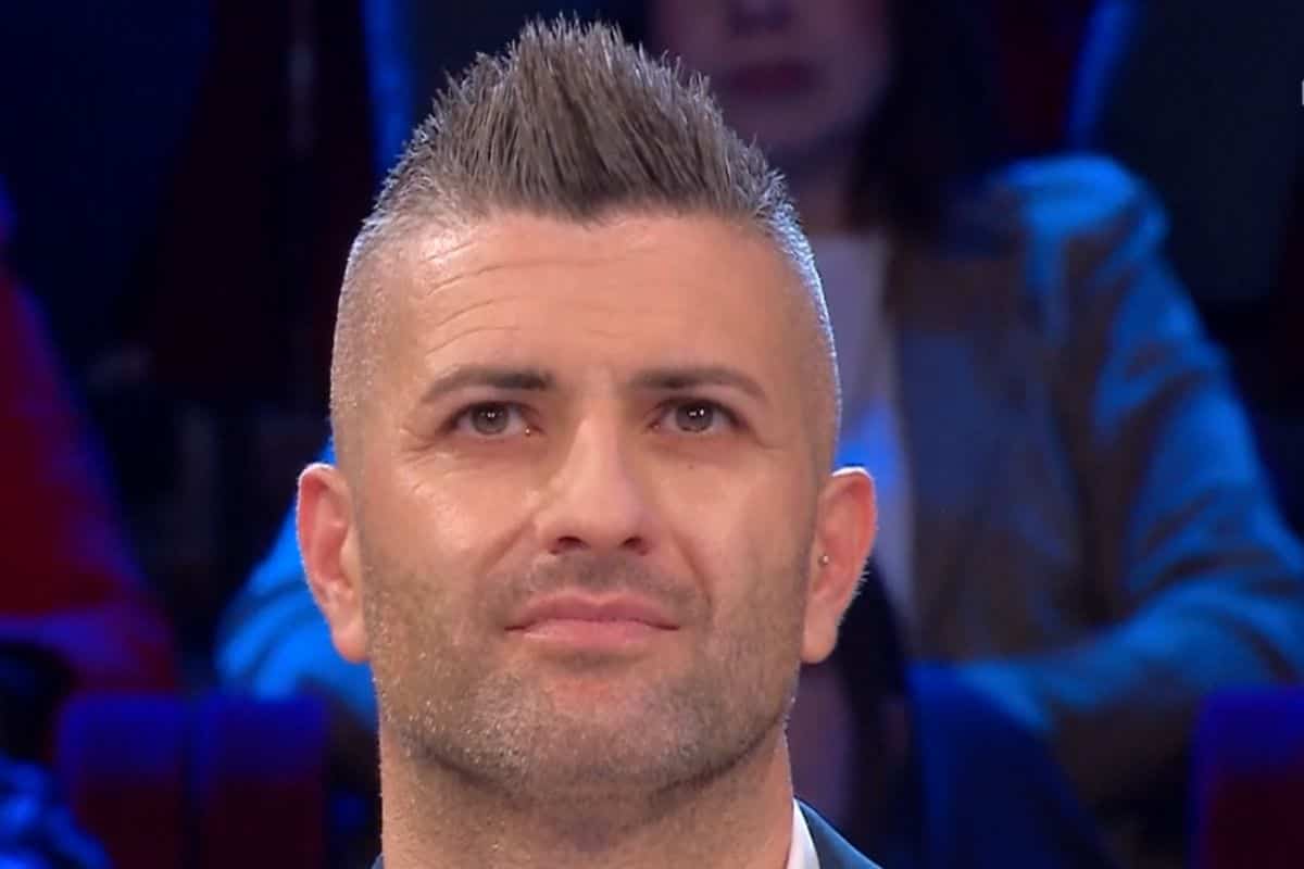 La richiesta di Antonio al dottore di Affari tuoi: “Voglio vedere Martina ballare”. Poi accetta l’offerta di stasera 10 febbraio 2026