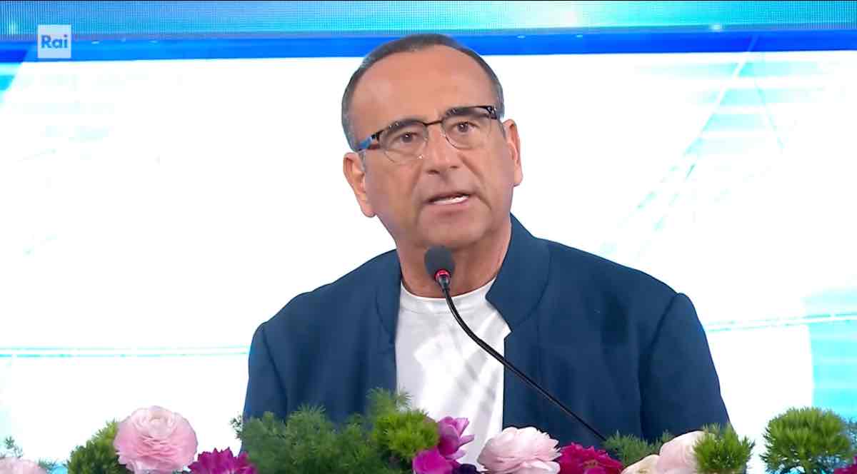 Carlo Conti durante la conferenza stampa di Sanremo