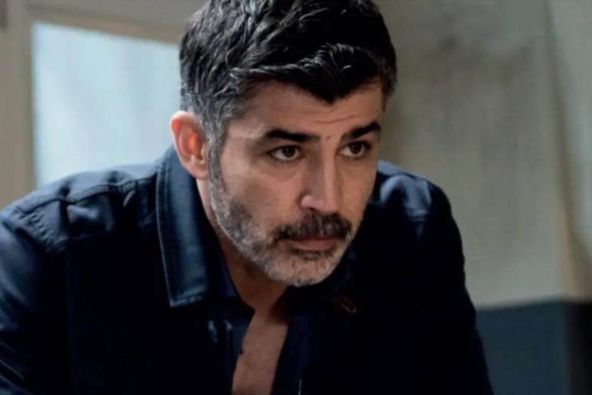 Mare Fuori 6, Carmine Recano in esclusiva a TvBlog: “Il mio è un personaggio combattuto tra morale e sentimento. Io stufo del comandante? Mai, amo farlo e lo farei sempre”