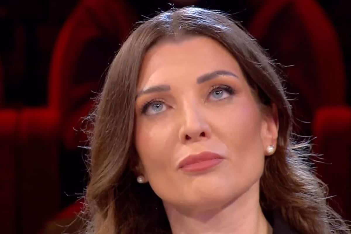 “Voglio comprare casa”: Elisa cambia il pacco ad Affari tuoi ma la sorpresa è amarissima. Cos’è successo stasera 16 febbraio 2026