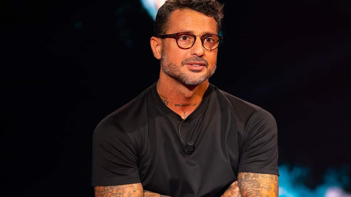 “Sarà terrificante”. Fabrizio Corona annuncia una nuova puntata. La data