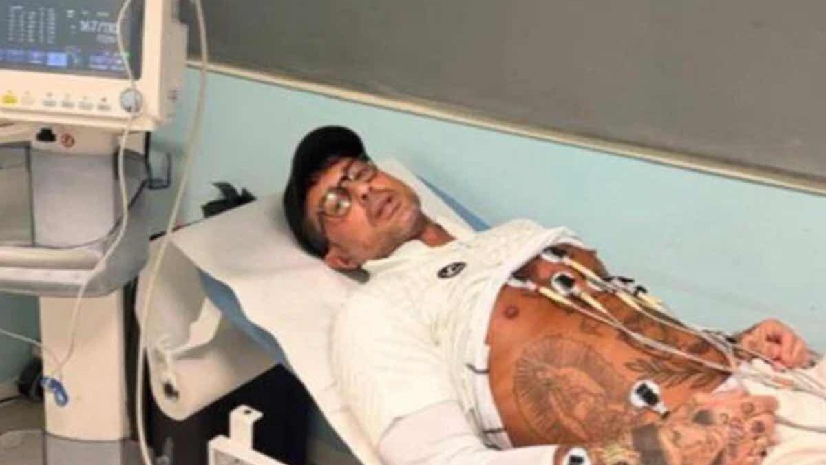 Fabrizio Corona in ospedale: “Mi state ricreando, non mi fermo”, il post sui social divide i fan