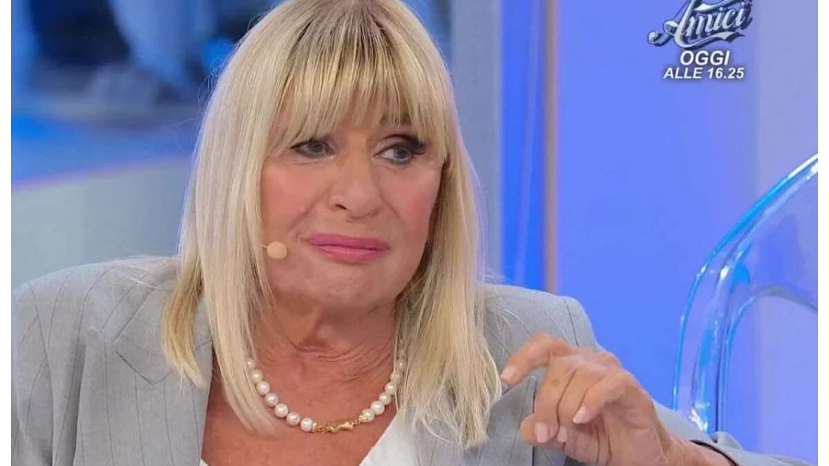 Compleanno disastroso per Gemma Galgani: la dama in lacrime a Uomini e Donne. C’entra Mario