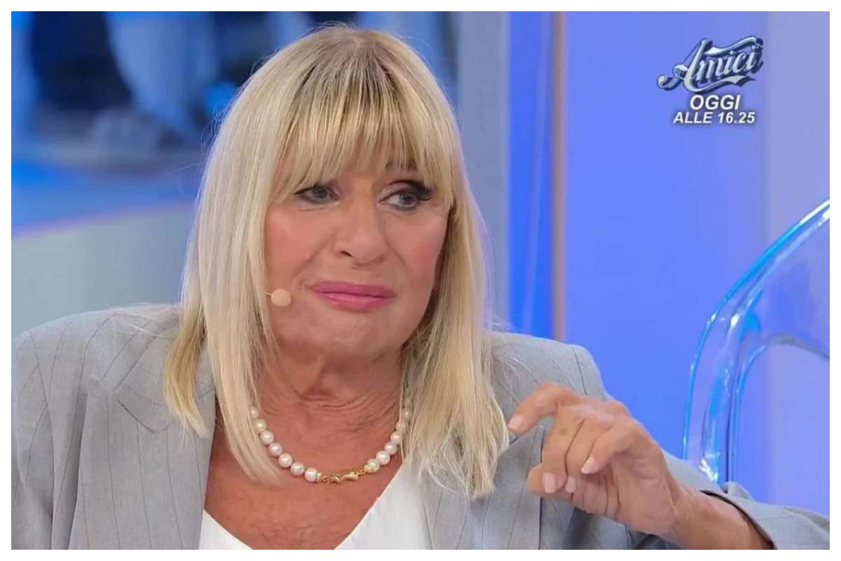 Compleanno disastroso per Gemma Galgani: la dama in lacrime a Uomini e Donne. C’entra Mario