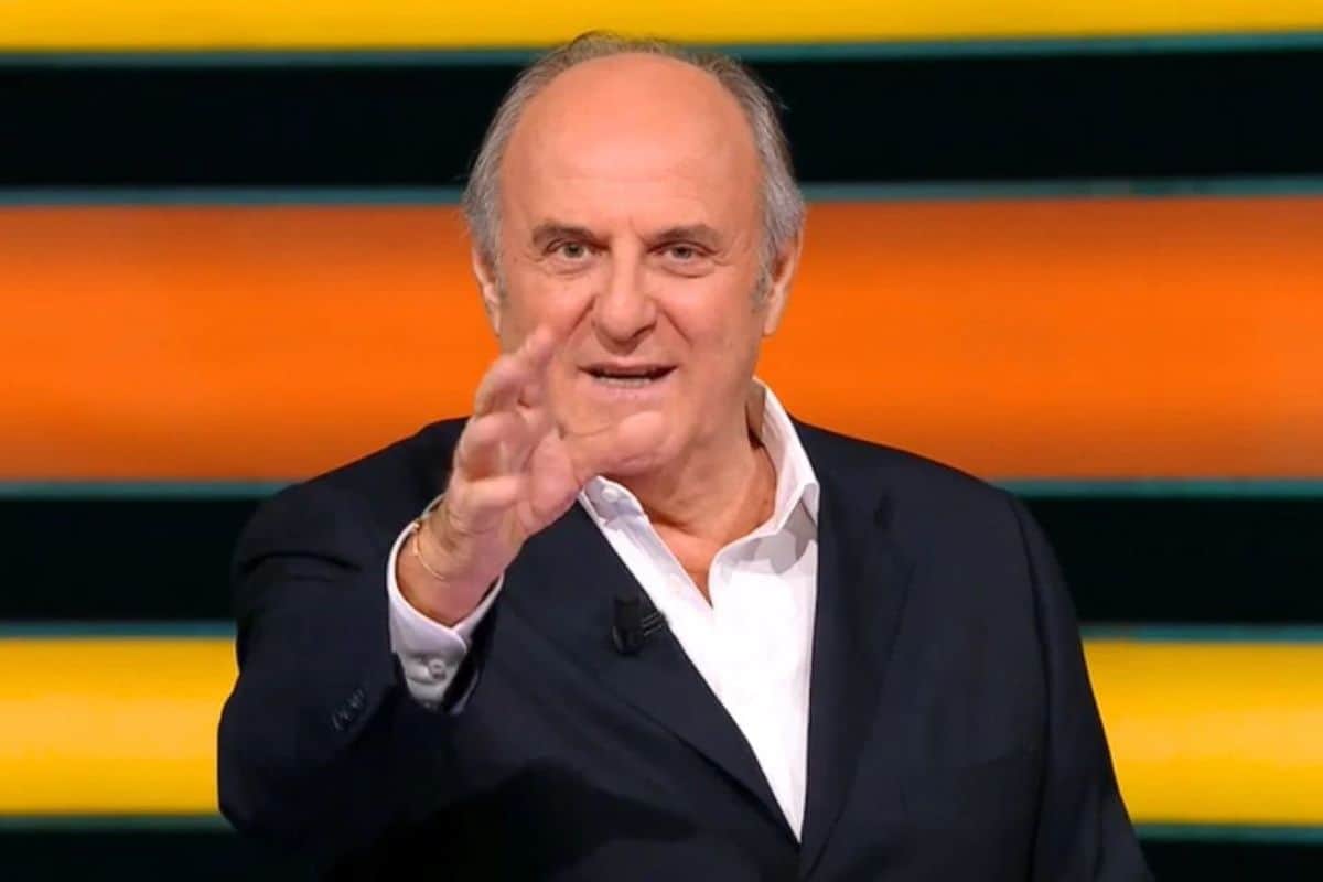 regalo inaspettato per gerry scotti a la ruota della fortuna