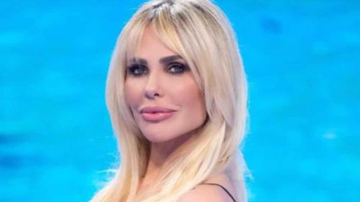 Ilary Blasi e la stoccata ironica a Kim Kardashian: “Scansate proprio” | FOTO