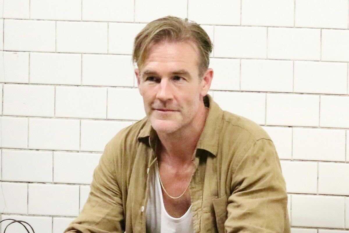 Morto l’attore James Van Der Beek: età, cause decesso, moglie e figli, malattia