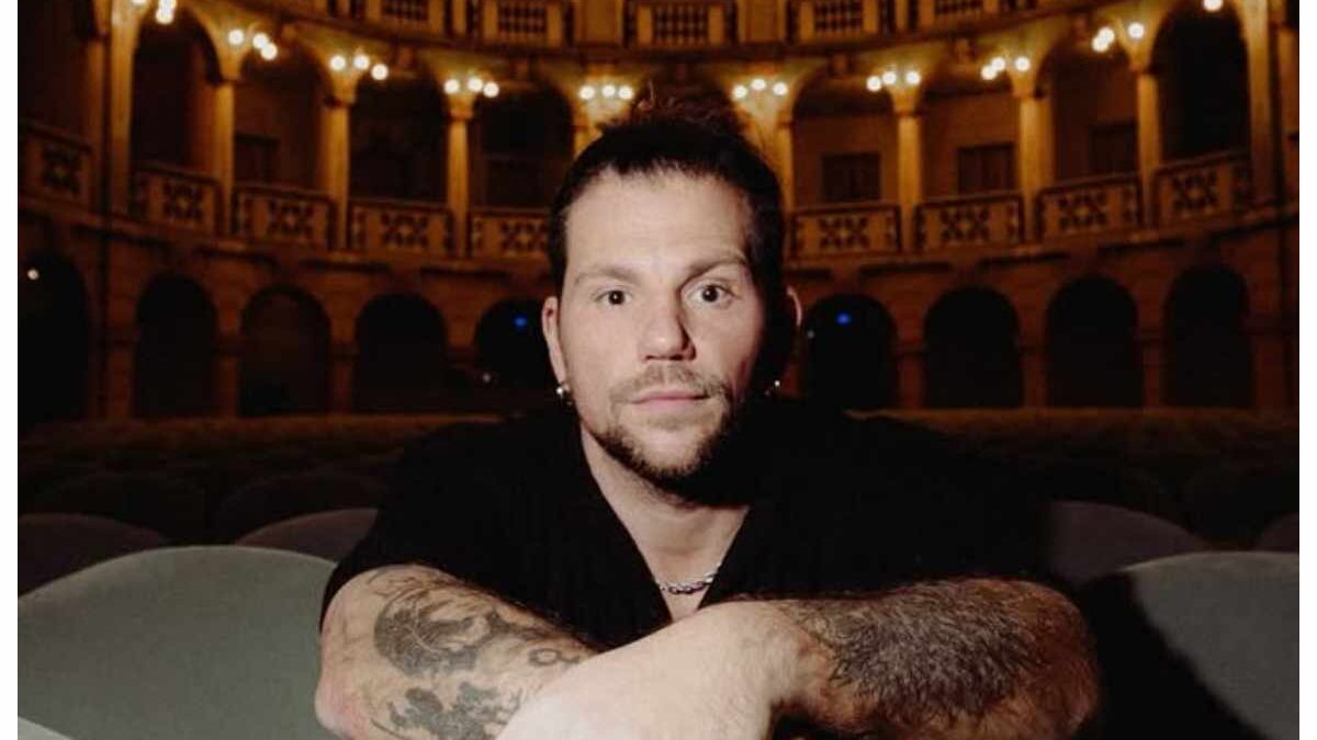 Chi è Enrico Nigiotti: età. dove vive, carriera, compagna e figli, studi: tutto sul cantante