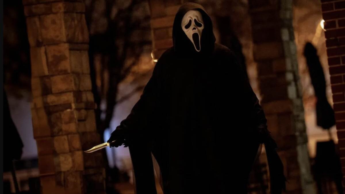 Scream 7 riporta Neve Campbell al massacro dopo 11 anni: ‘Questa volta tocca a mia figlia’ – Il Ghostface più crudele di sempre?