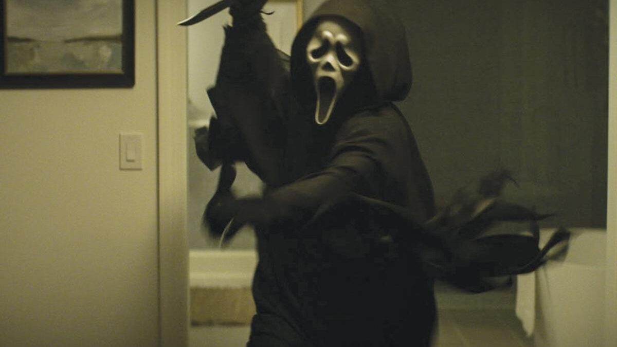 Scream 7 è già il film più visto d’Italia: Neve Campbell torna dopo anni di silenzio e Ghostface non delude