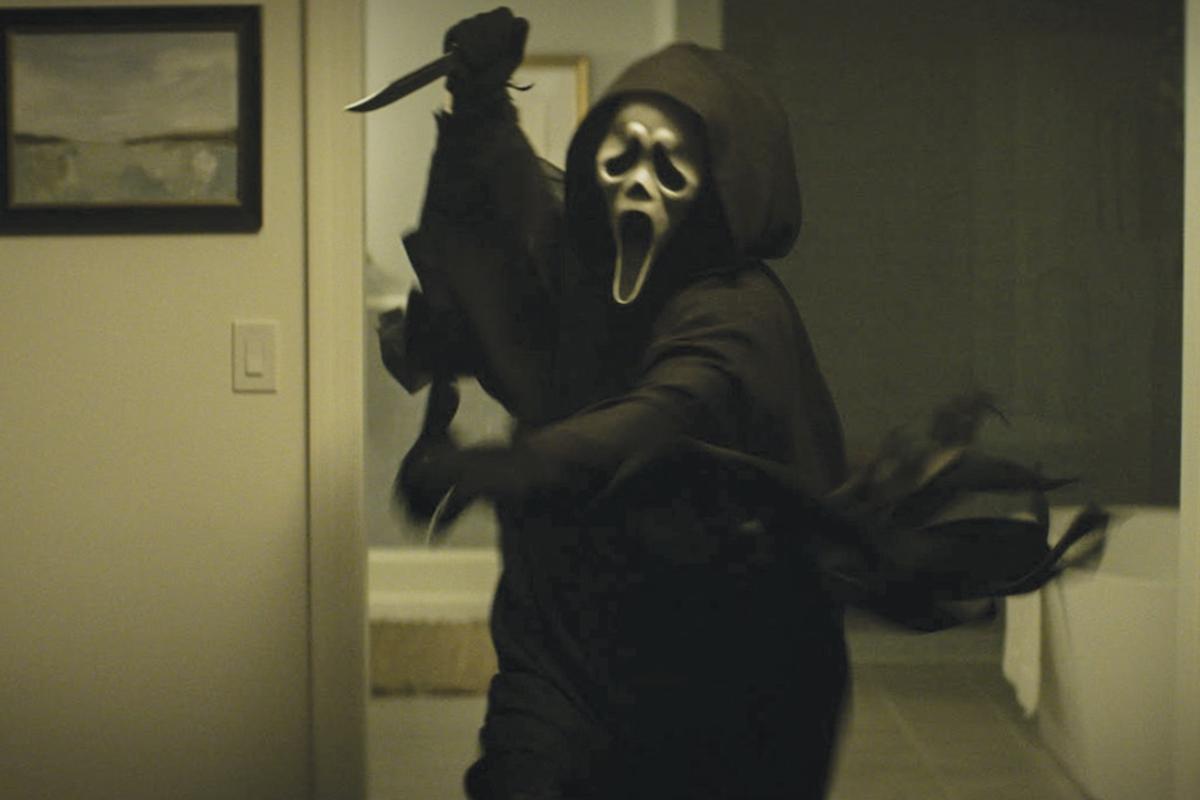 Scream 7 è già il film più visto d’Italia: Neve Campbell torna dopo anni di silenzio e Ghostface non delude