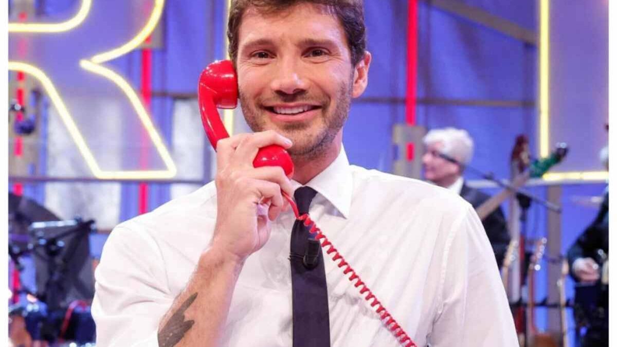 Si ferma De Martino: perché stasera 6 febbraio non va in onda Affari Tuoi