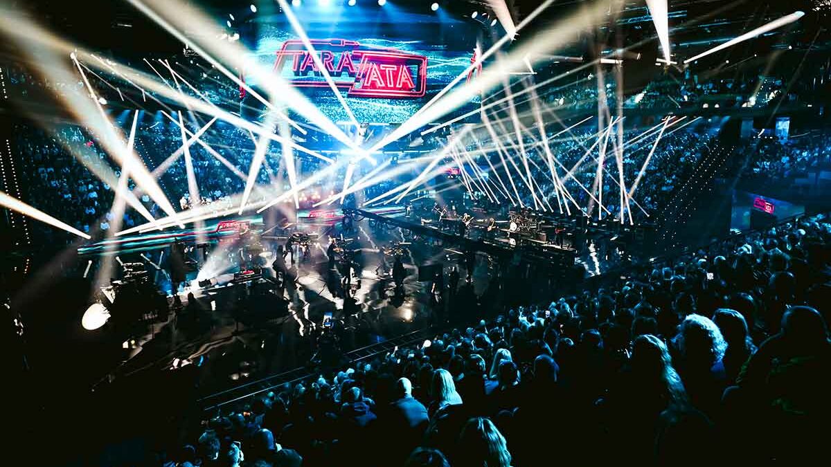 Taratata, la scaletta completa: apre Giorgia con Pezzali, Ligabue e Antonacci emozionano con Emma. Elisa straordinaria
