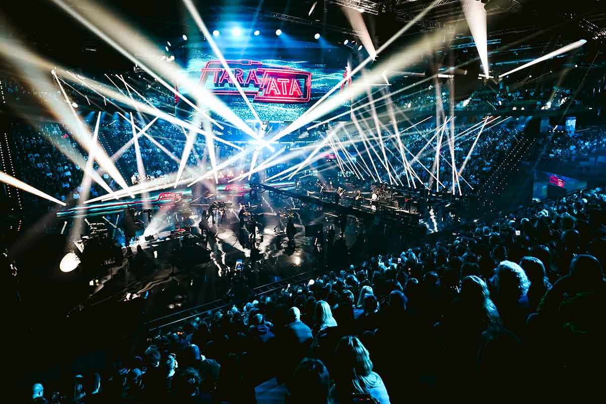 Taratata, la scaletta completa: apre Giorgia con Pezzali, Ligabue e Antonacci emozionano con Emma. Elisa straordinaria