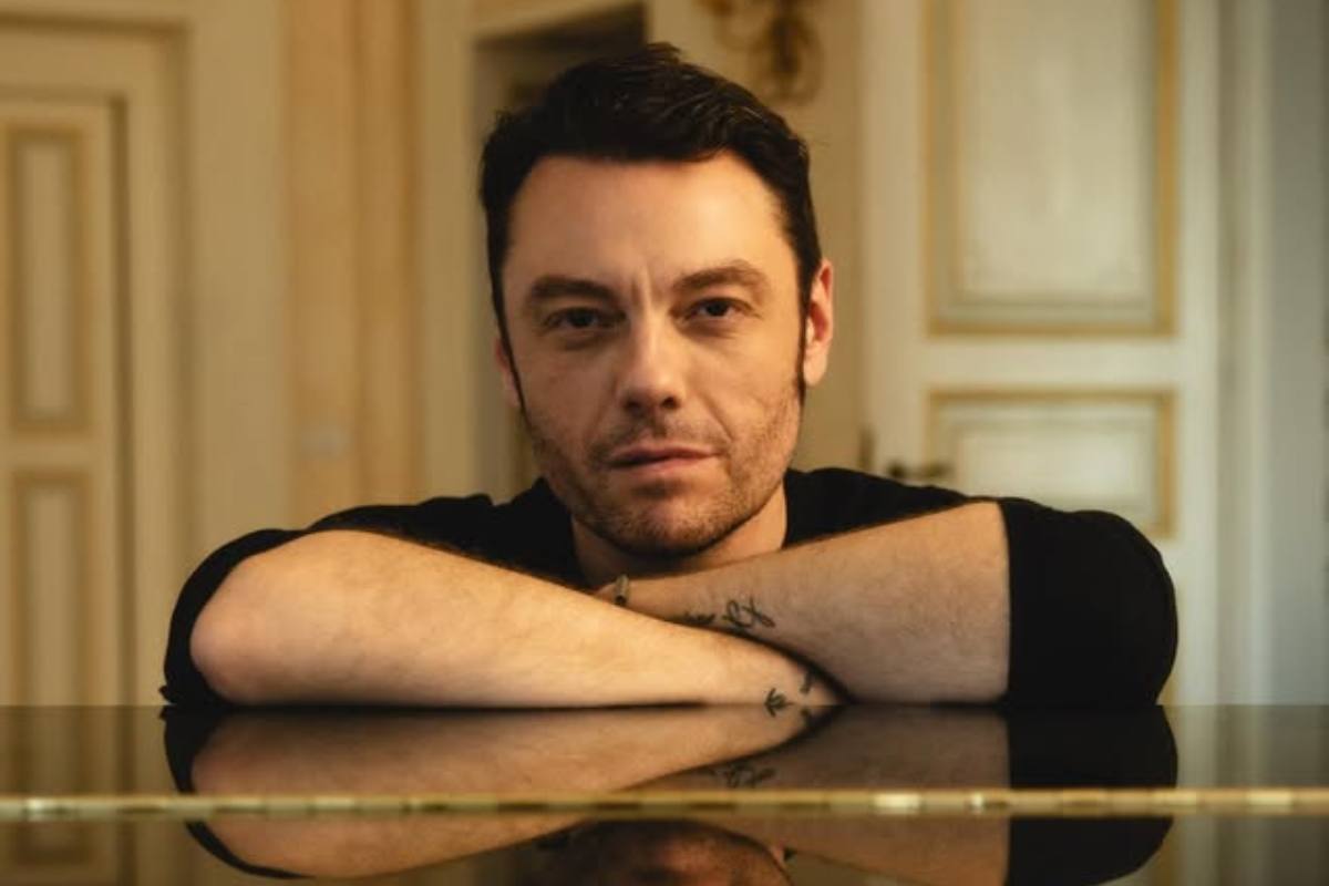 Tiziano Ferro che studi ha fatto il cantante, ospite speciale di Sanremo 2026: diploma e laurea