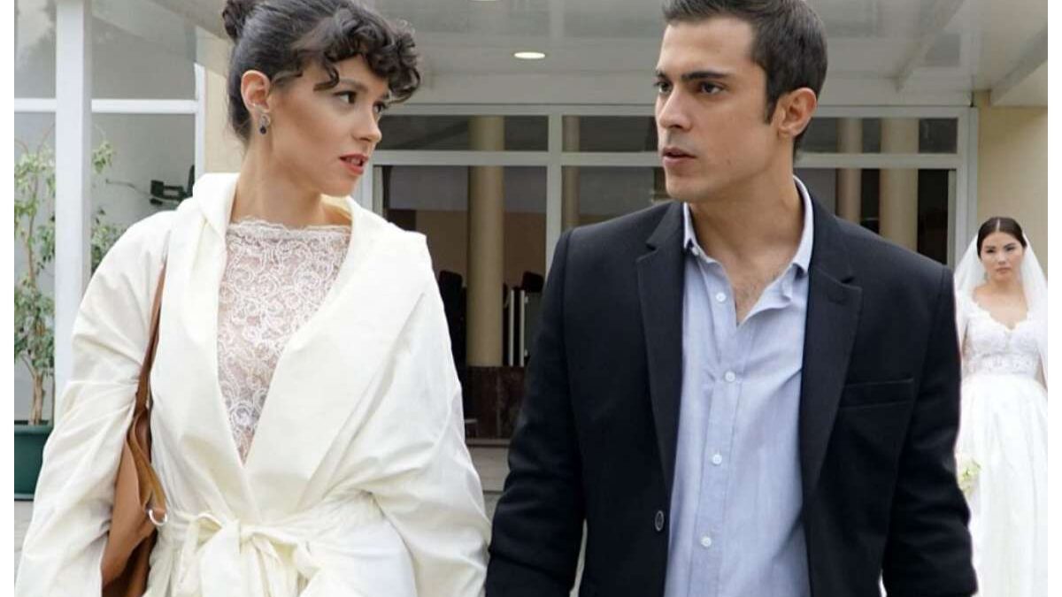Forbidden Fruit, tra Yigit e Lila esplode la passione: ma un dettaglio non passa inosservato