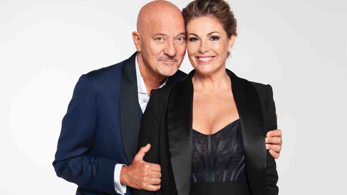 Zelig in replica batte Rosso Volante, Gerry Scotti torna leader dell’access prime time. I dati Auditel del 23 febbraio 2026