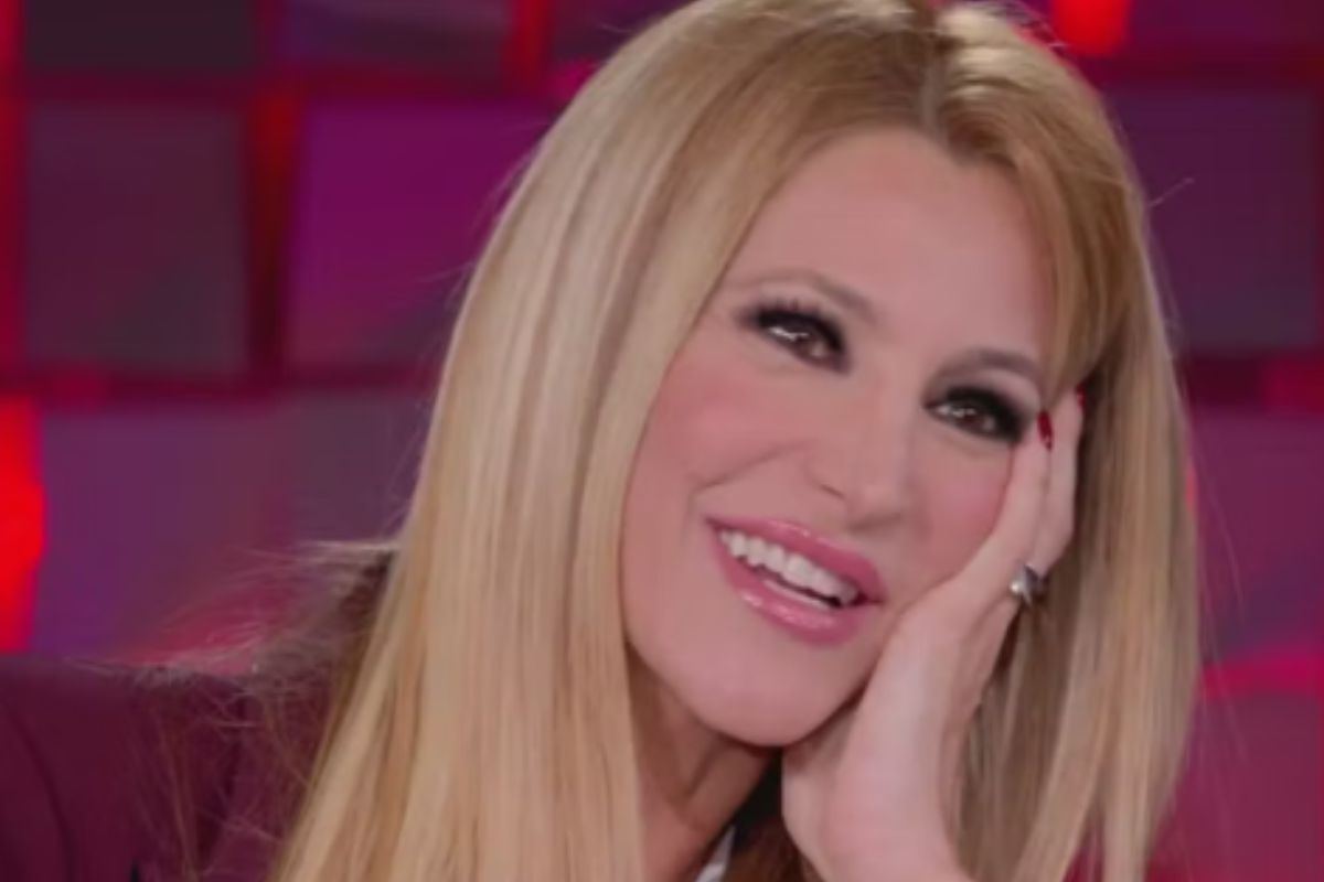 Adriana Volpe: età, ex marito e figli, dove vive, le lauree. La carriera e la vita privata della concorrente del Grande Fratello Vip