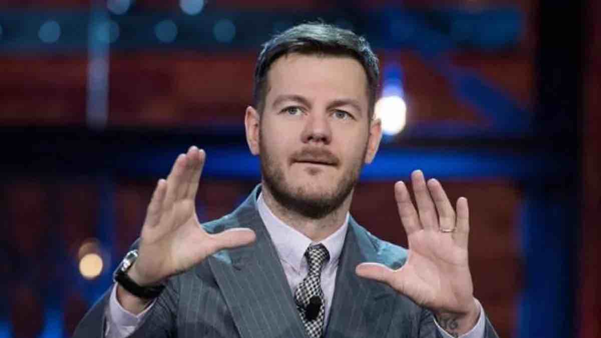 Amici di Maria De Filippi punta sulla dinamicità di Alessandro Cattelan