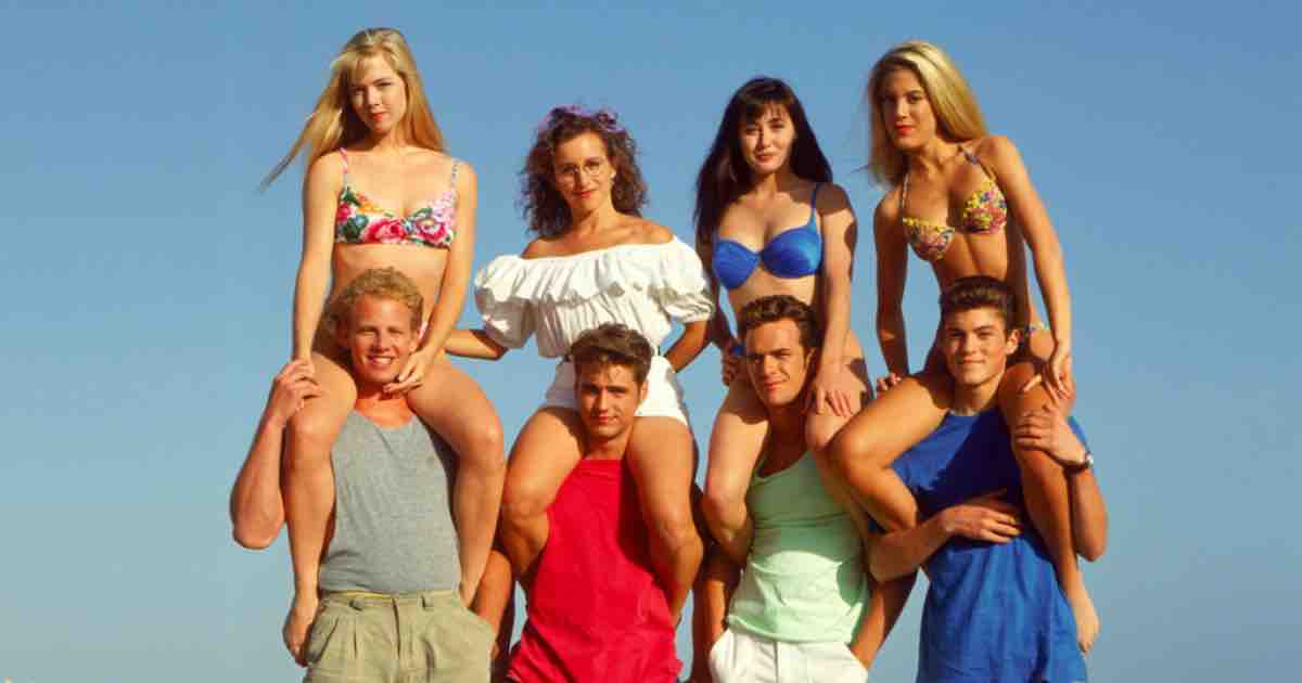 Beverly Hills 90210, la serie cult anni ’90 è molto più di un revival: 5 motivi per riguardarla su Sky