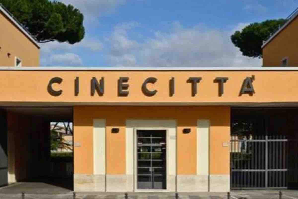 Cinecittà, ancora un blitz della Guardia di Finanza: bilanci 2022 e 2023 nel mirino, la situazione negli studi