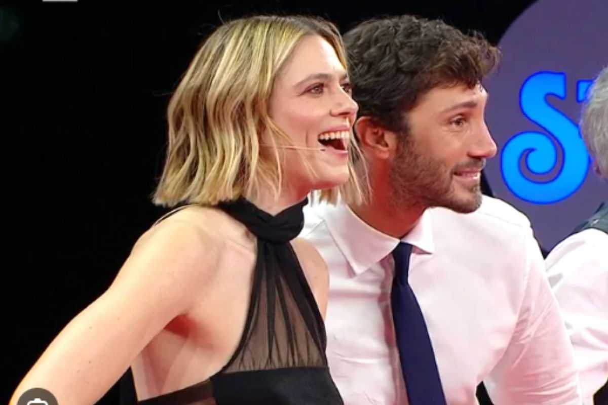 Stasera tutto è possibile, spunta il video del fuorionda: caos dietro le quinte