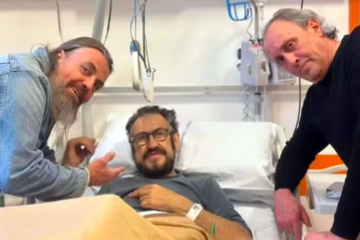 Marco Giallini, la verità sull’incidente: è stato un cane a farlo cadere. Resta ricoverato