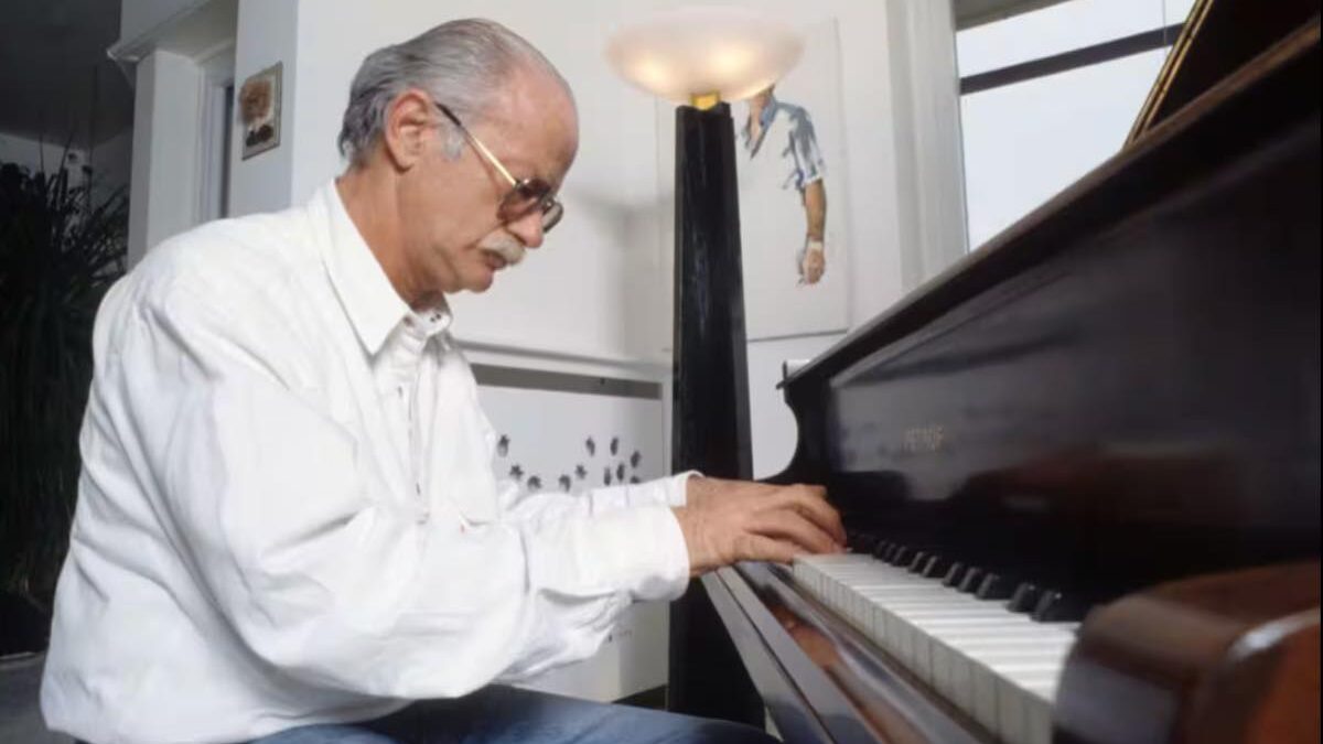Addio a Gino Paoli, il cantautore è morto a 91 anni: carriera, vita privata e cause del decesso