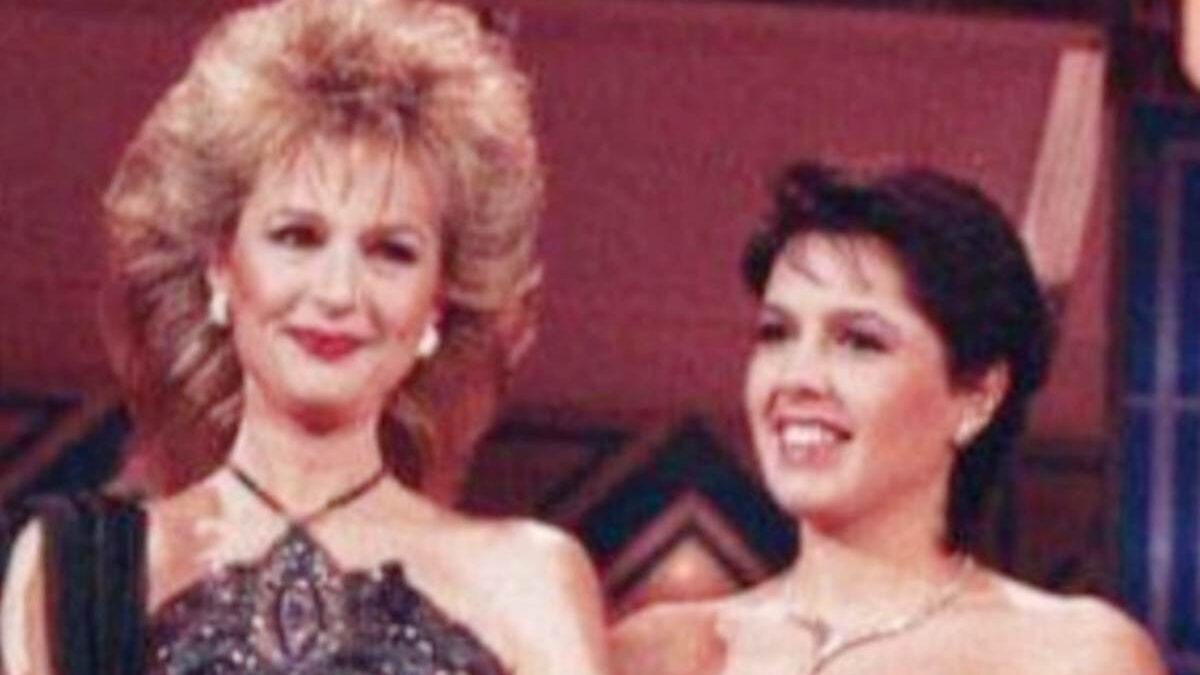 Qui giovanissima accanto a Loretta Goggi, oggi ha 69 anni ed è un volto amatissimo di Mediaset