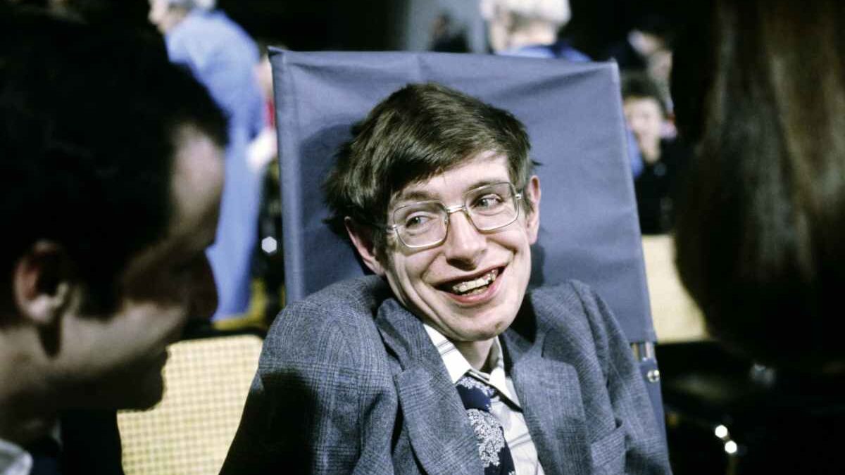 Stephen Hawking: le inquietanti previsioni sul futuro della nostra specie (alcune si sono già realizzate)