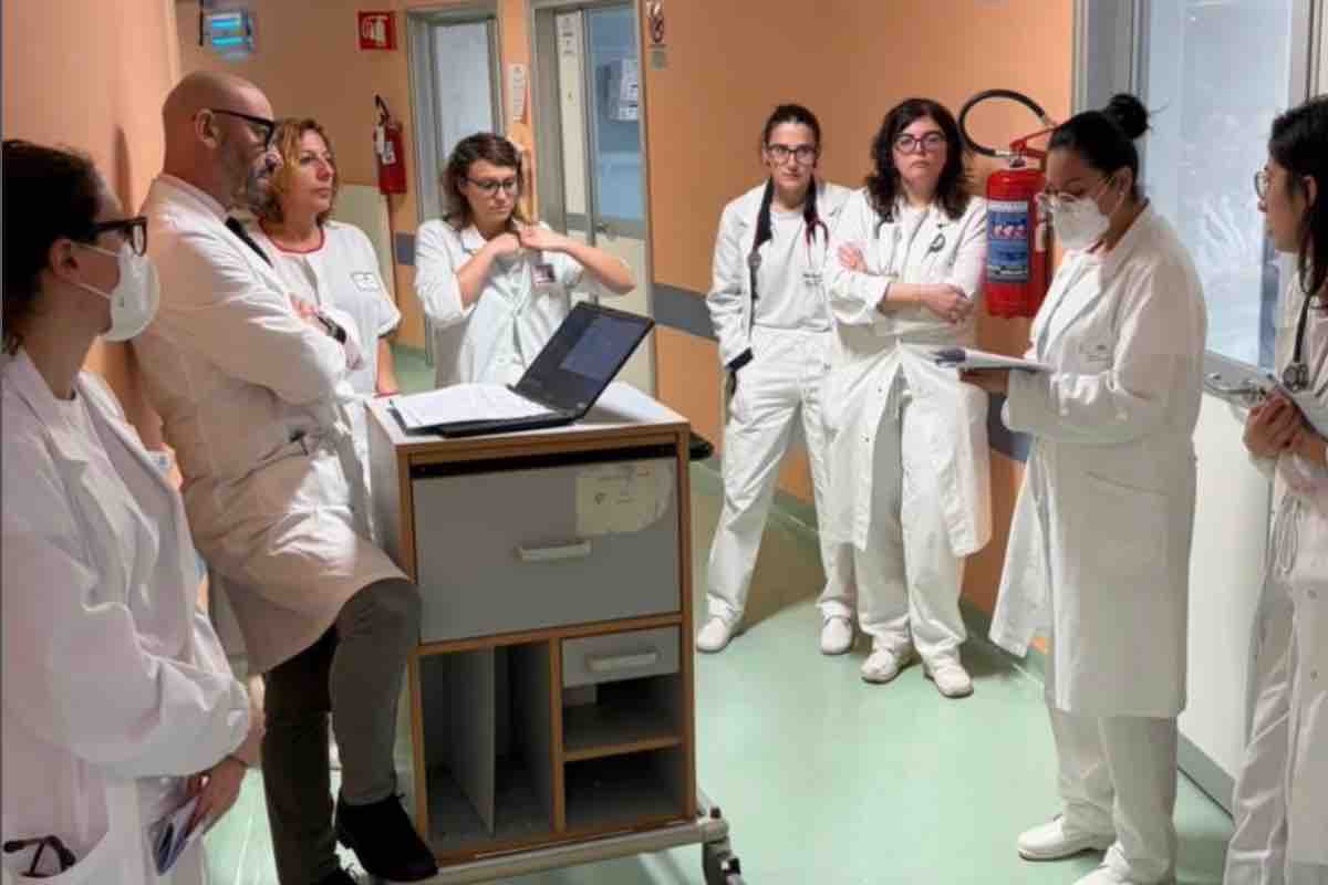 Matteo Bassetti su Canale 5 ospite a Scherzi a Parte