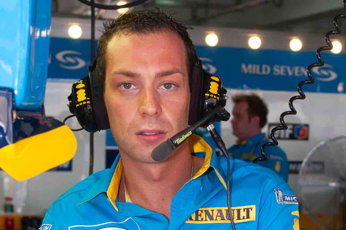 Matteo Cambi nel paddock della Renault