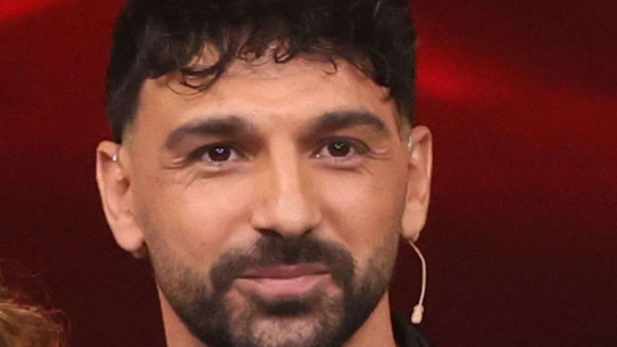 Raimondo Todaro, perchè ha lasciato Amici e Ballando con le Stelle. I rapporti con la De Filippi e Milly Carlucci