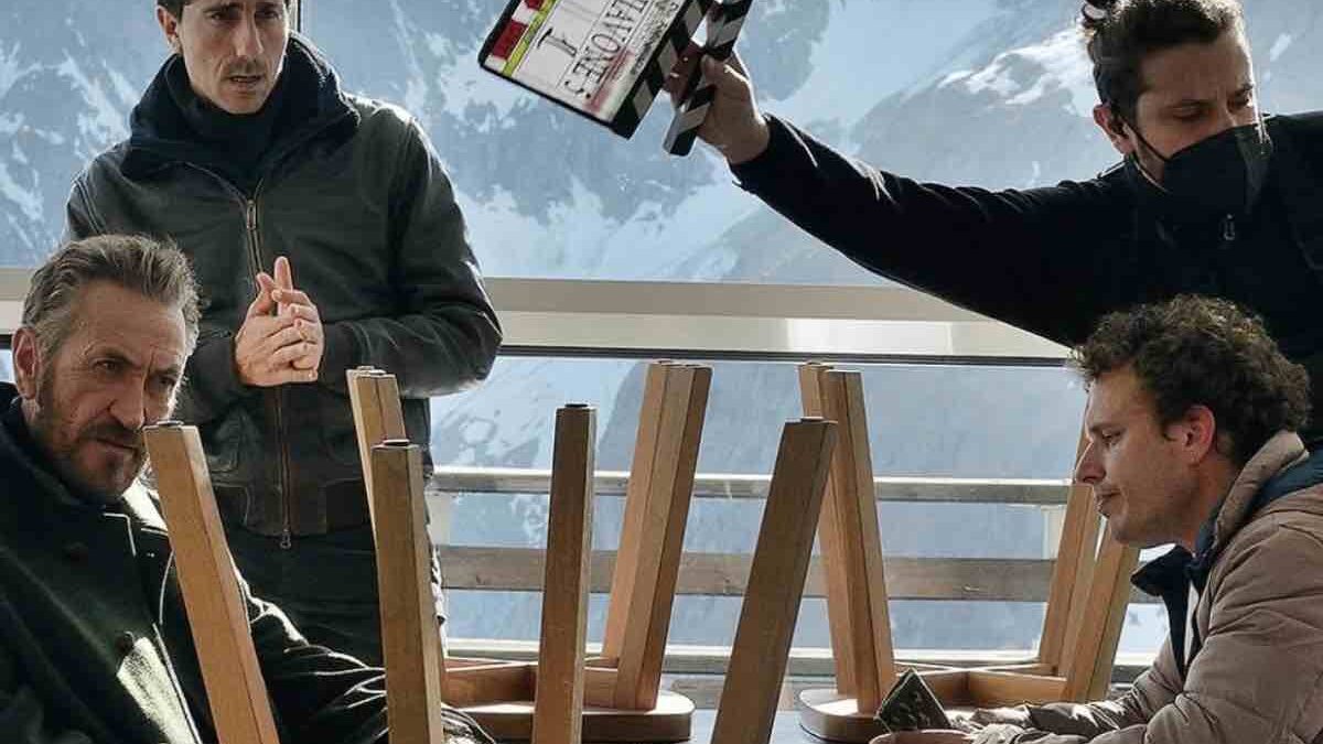 Rocco Schiavone, le prime immagini della nuova stagione: Marco Giallini “invade” Aosta con la sua simpatia | VIDEO