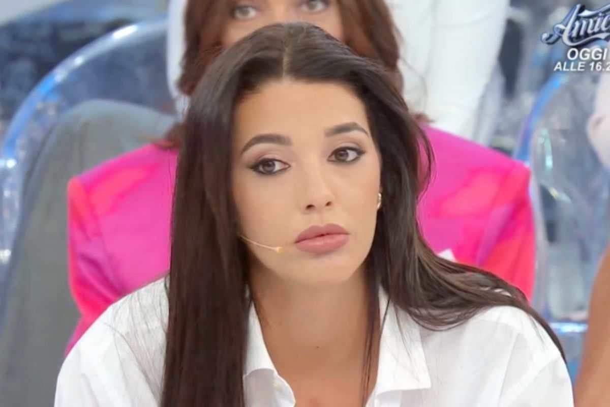 Uomini e Donne, Sara si sente male durante la registrazione: il malore dopo la rissa