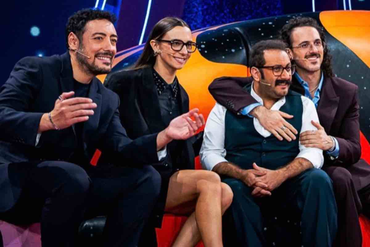 Stasera a letto tardi, i The Jackal hanno fatto centro: il nuovo programma di Rai2 diverte senza retorica