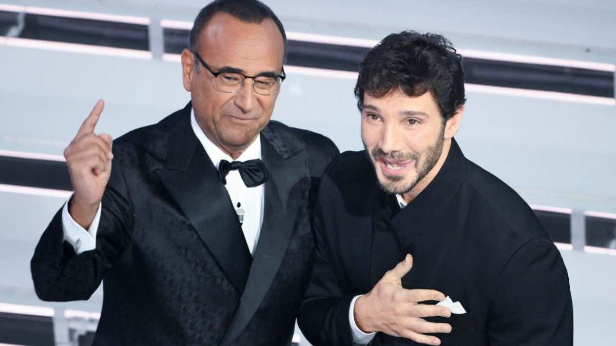 Il Festival di Sanremo 2026 resta il meno seguito degli ultimi 5 anni: ecco perché Stefano De Martino è già il “salvatore della patria”