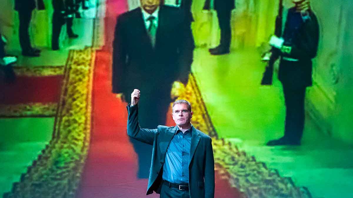 “Io, Vladimir” stasera su Nove: Stefano Massini racconta Putin dall’infanzia a Leningrado al Cremlino