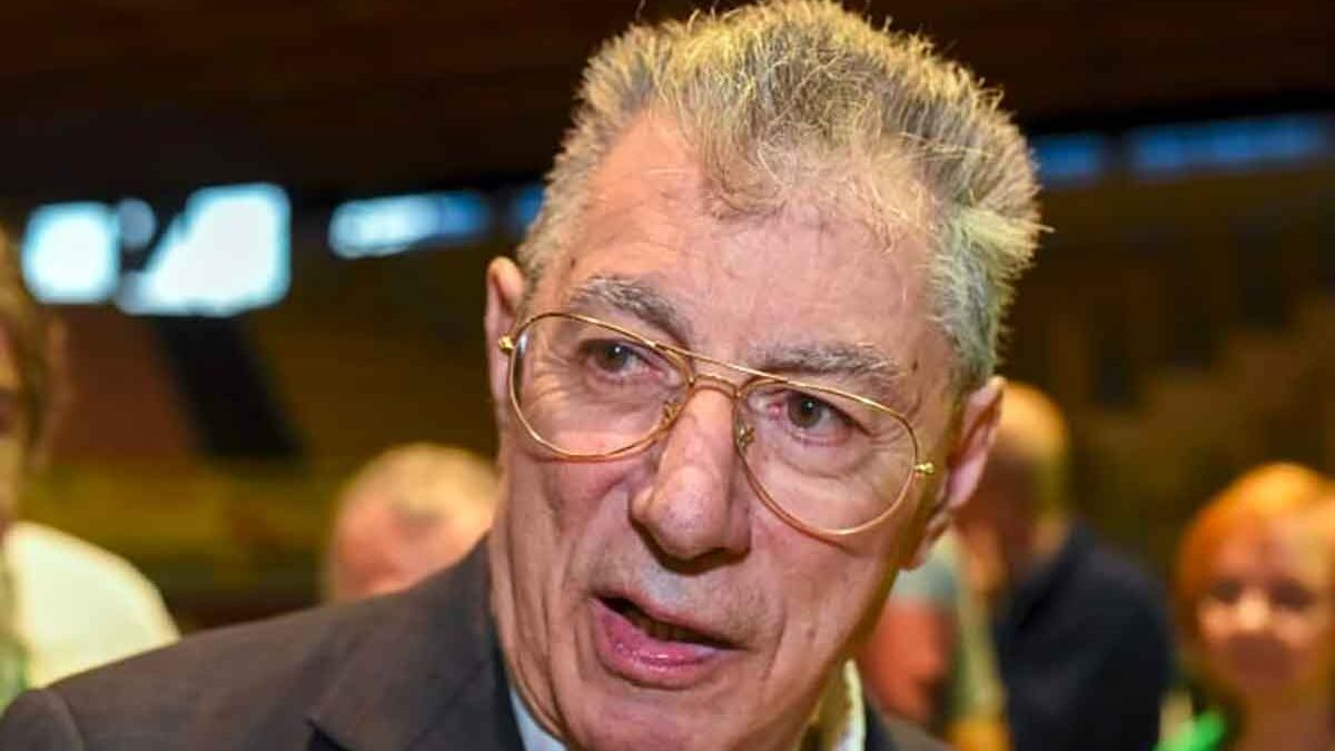 È morto Umberto Bossi, fondatore della Lega: aveva 84 anni, sognava Tele Padania