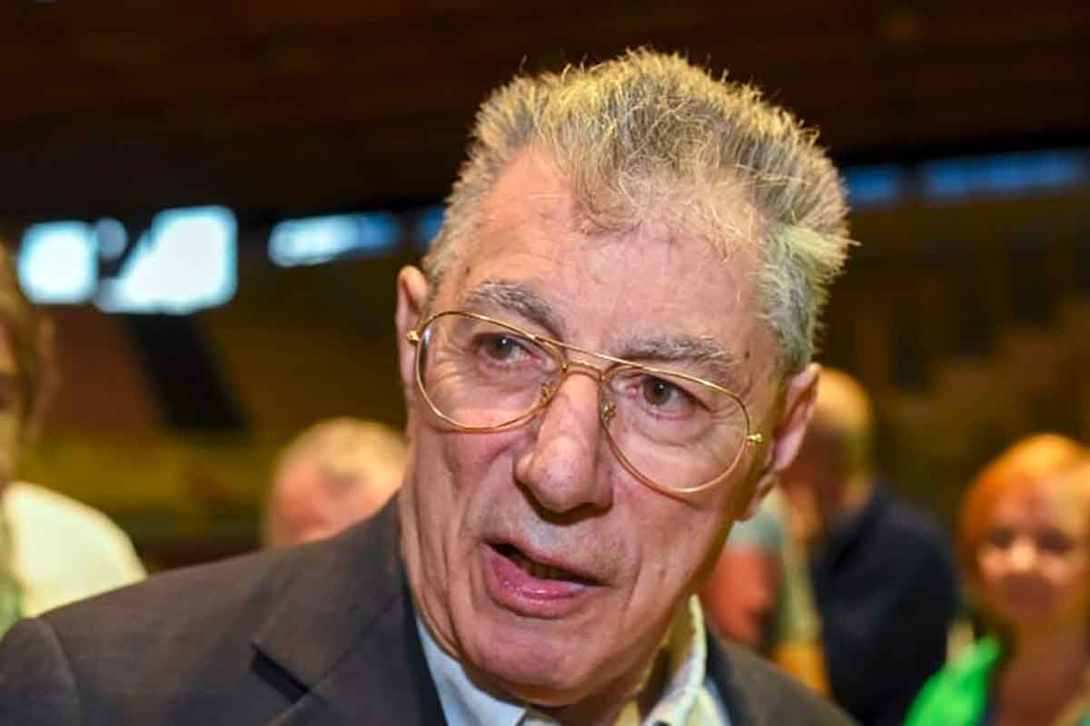 È morto Umberto Bossi, fondatore della Lega: aveva 84 anni, sognava Tele Padania