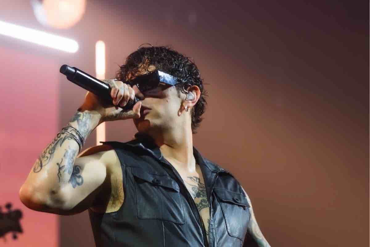 Achille Lauro fuori da XFactor: una macchina perfetta che ha creato un “pilota” da palcoscenico