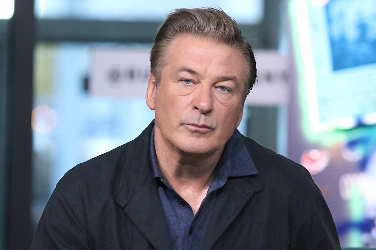 Alec Baldwin in causa civile per la morte di Halyna Hutchins: cosa rischia l’attore statunitense