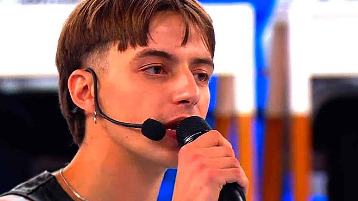 Amici 25, terza puntata del serale: escono Valentina e Plasma, ma sulla storia del rapper la verità arriva solo dopo | Sintesi e pagelle