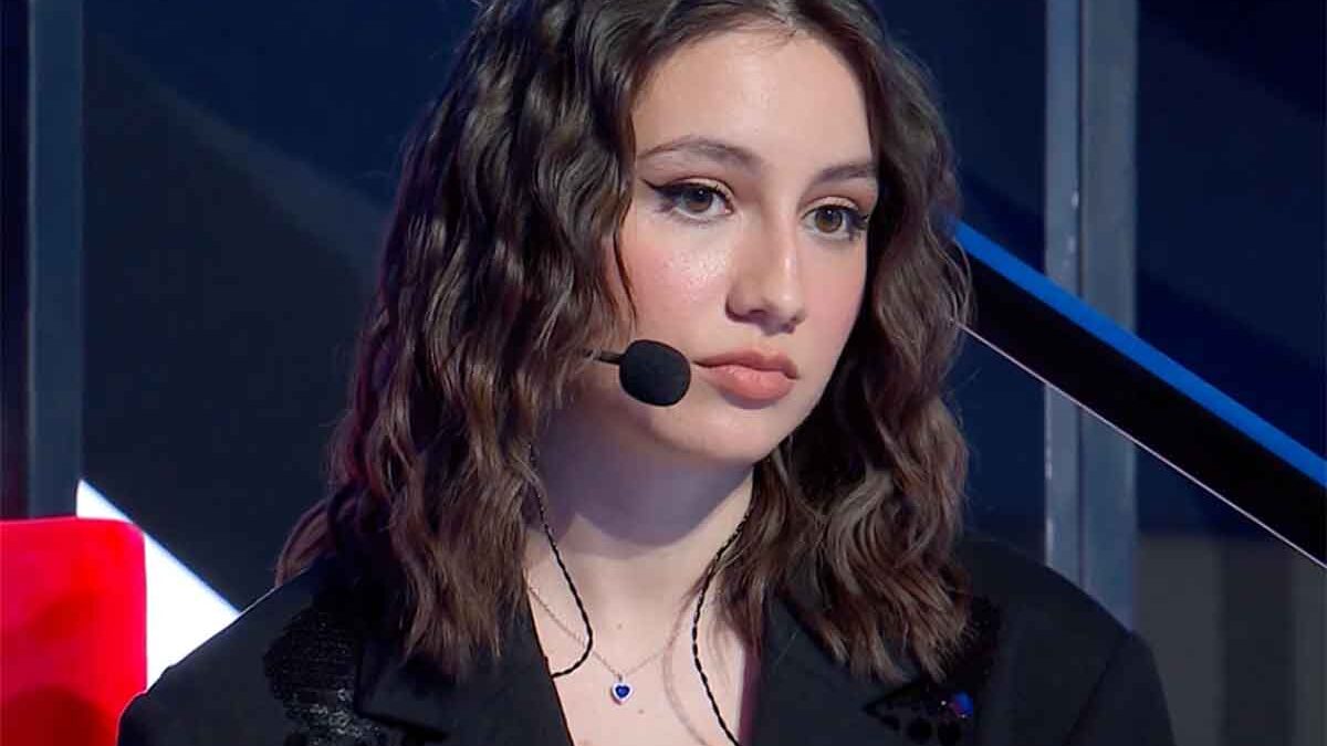 Amici 25 serale, quarta puntata: Caterina eliminata, Angie è la rivelazione del serale, uova rotte tra Zerbi e Pettinelli | Sintesi e Pagelle