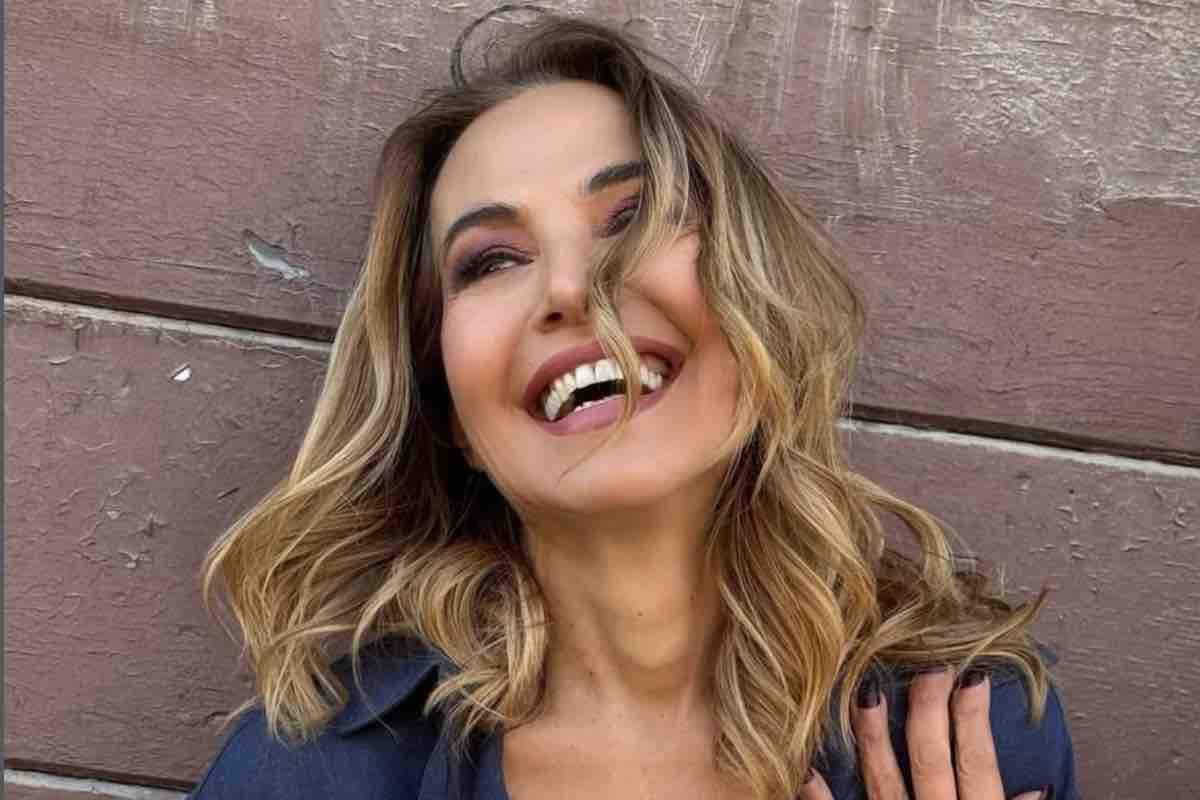 Barbara D’Urso contro Mediaset: la conduttrice porta in tribunale l’azienda per ingerenze e diritti non pagati