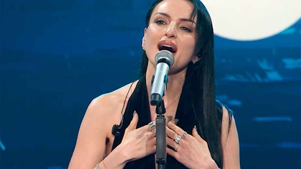 Canzonissima 2026, quarta puntata: Arisa vince con La Notte, Lamborghini arriva dall’ospedale, scintille in giuria | Sintesi e pagelle