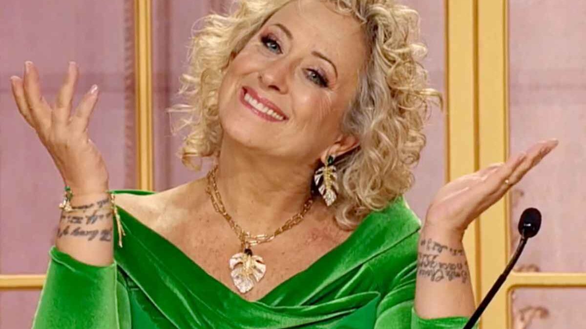 Carolyn Smith ieri e oggi: com’era da ragazza (bellissima), capelli lunghi e neri